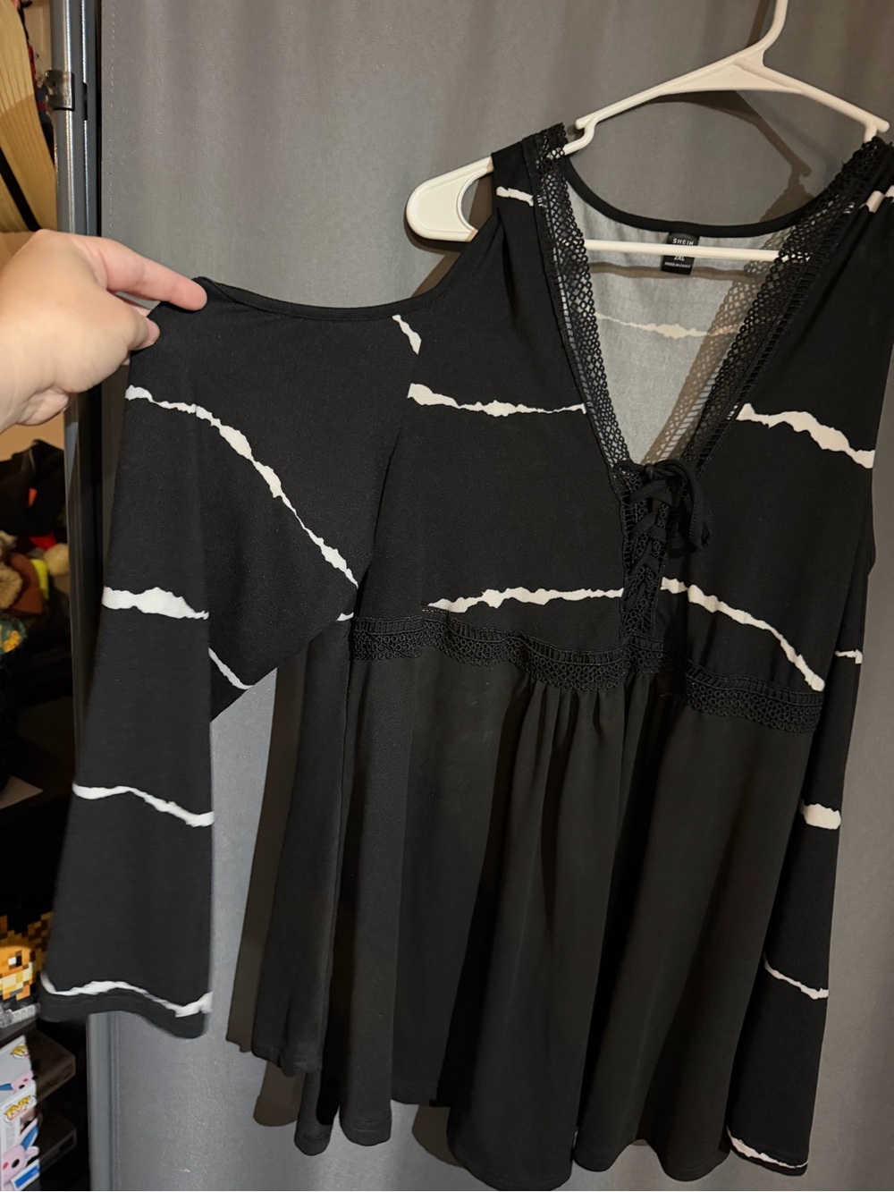 SHEIN Curve 2XL Cold Shoulder Lace-Up Striped Top